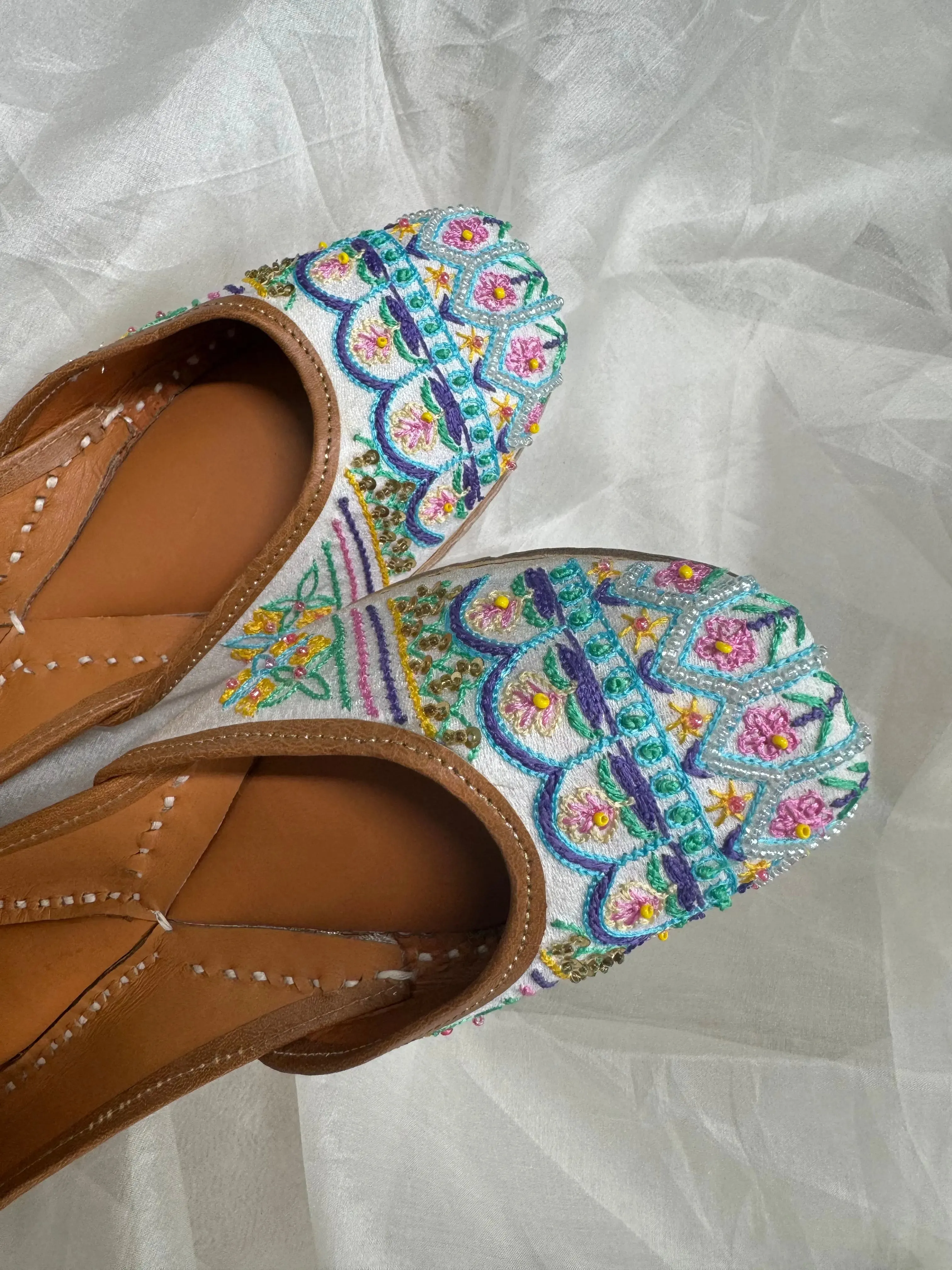 Embellished Hand crafted Mojaris - White