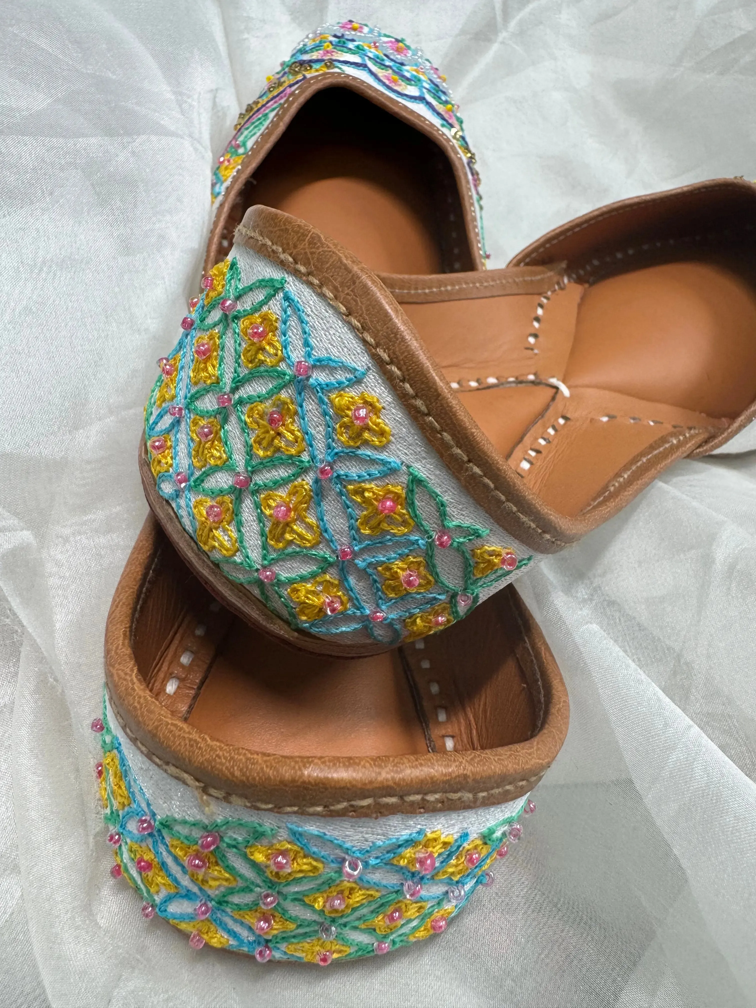 Embellished Hand crafted Mojaris - White