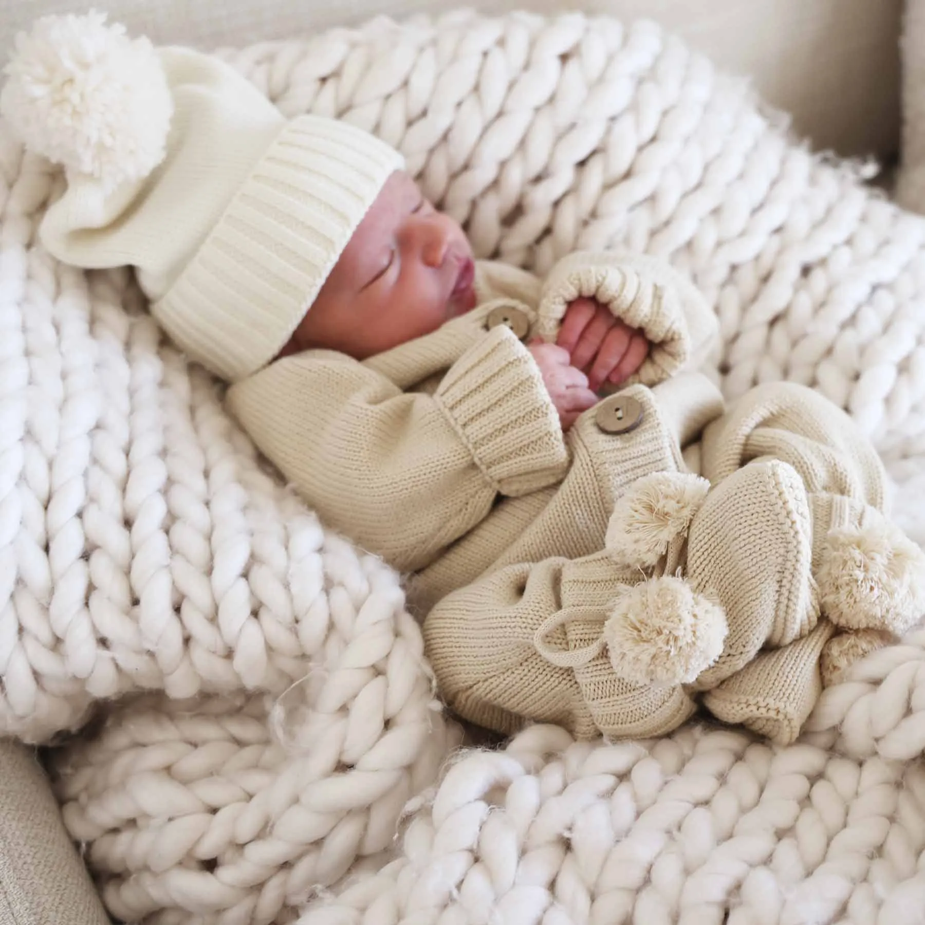 Knit Pom Pom Baby Booties