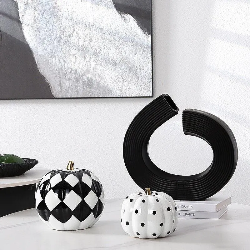 Luxury Ceramic Black and White Living Room Decor Modern Ornaments For Living Room