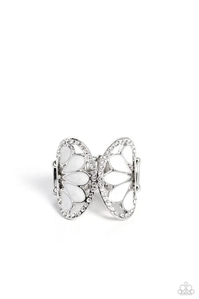 Paparazzi Ring ~ Concaved Catwalk - White