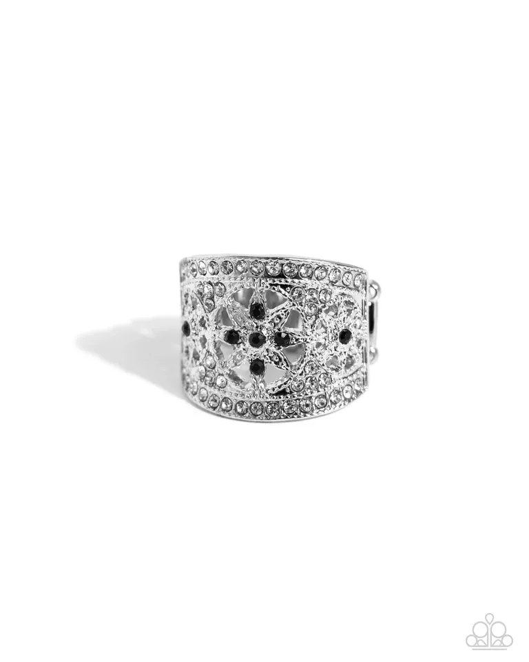 Paparazzi Ring ~ Gilded Glitz - Black