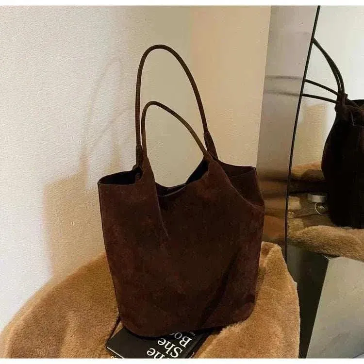 Single Shoulder Bag - Trendy Women's Fashion Tote - WSH019